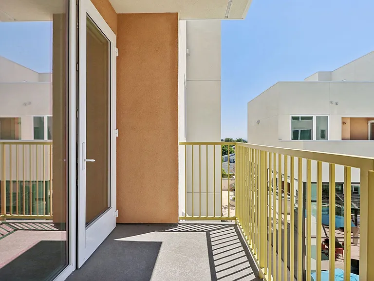 Begonia Place Luxury Apartments — Photo 22