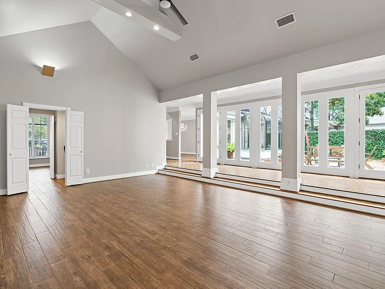 230 Lakeside Blvd — Photo 17