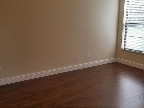 3rd image of 1538 Pickwood Ave