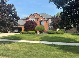 48274 Prestwyck Dr, Macomb, MI 48044