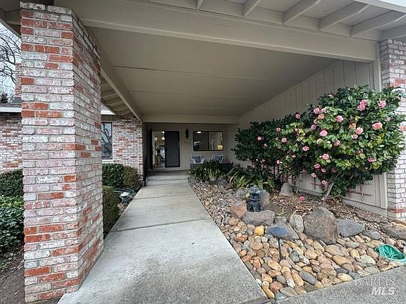 2nd image of 325 Twin Lakes Drive
