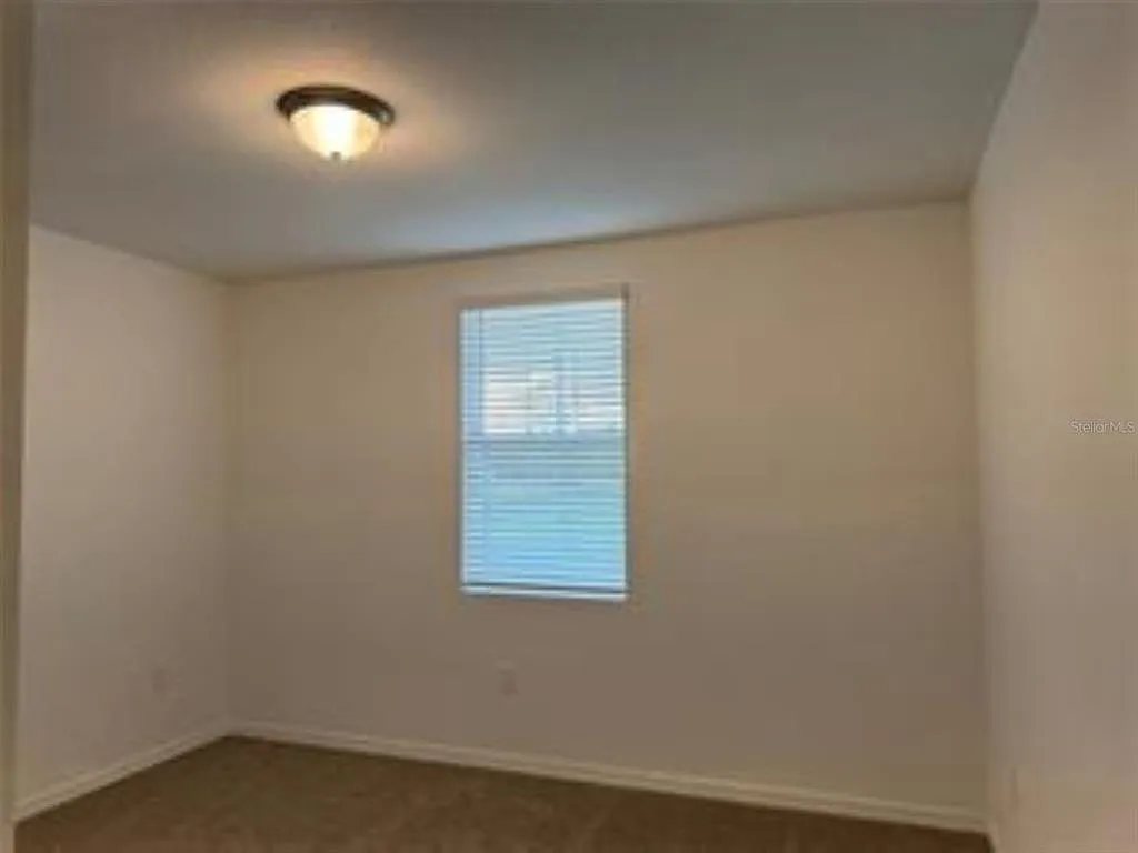 4 bed, 3.0 bath, 1978 sqft, $2,200 — Photo 3