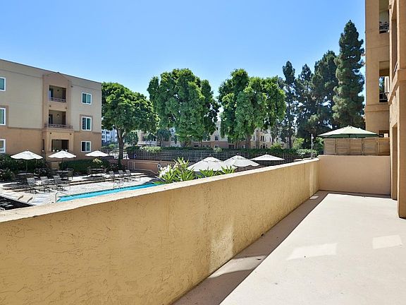2nd image of 8889 Caminito Plaza Centro Unit 7128