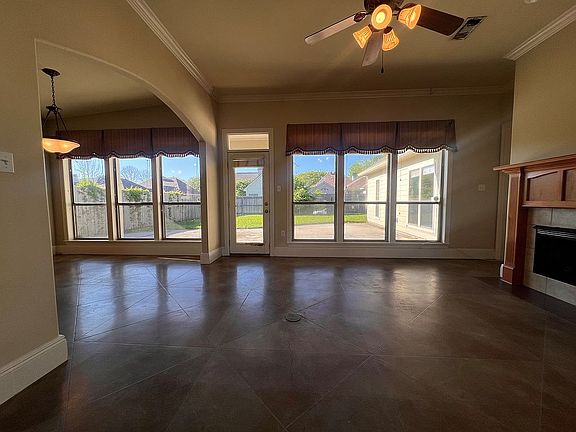 4th image of 10335 Springpark Ave
