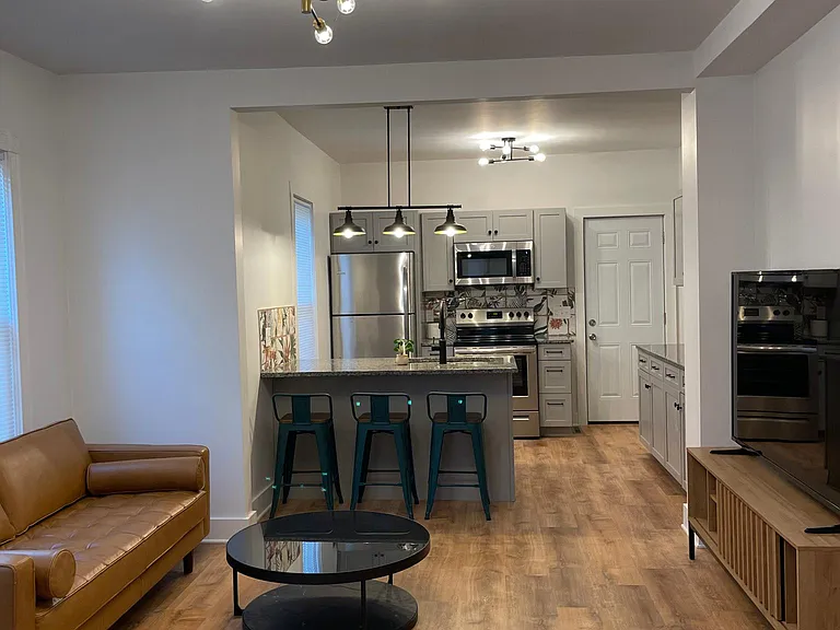 19 Saint John Ave — Photo 9