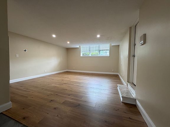 5th image of 140 Lake Shore Rd APT 2B