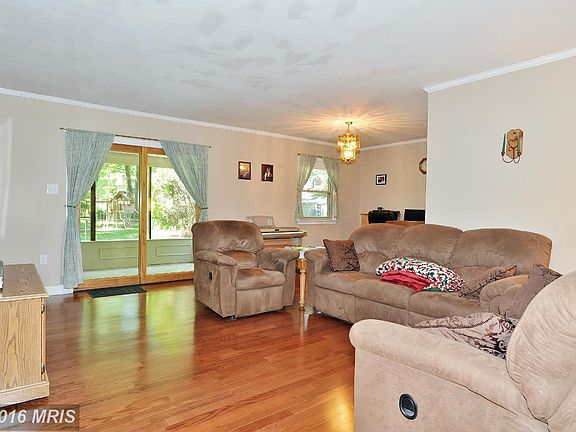 3rd image of 5707 Helmsdale Ln