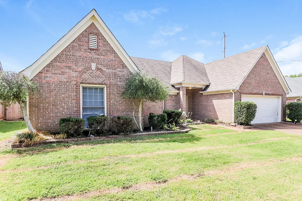 4 bed, 2.0 bath, 2175 sqft, $2,210 — Photo 3