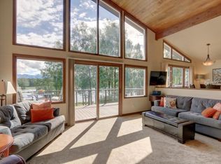 8739 Emerald St, Anchorage, AK 99502