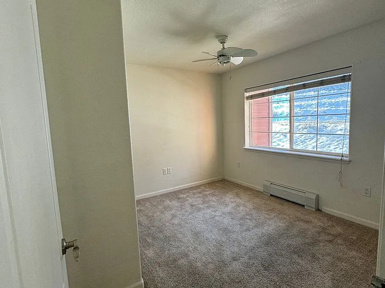 560 River View Dr #702 — Photo 15