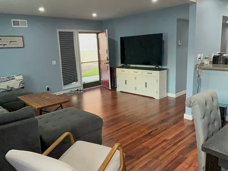 18084 Yosemite Ct — Photo 2