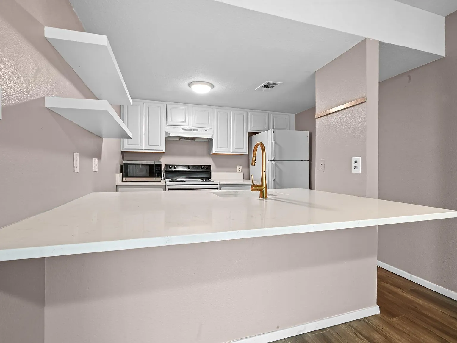 2 bed, 2.0 bath, 850 sqft, $1,525 — Photo 3