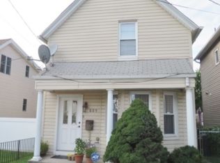 809 6th St, Secaucus, NJ 07094