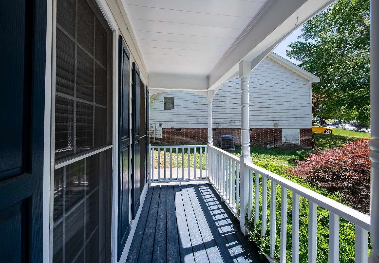 3 bed, 2.0 bath, 1392 sqft, $1,725 — Photo 3