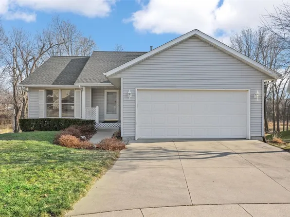 815 Dry Run Creek Ct, Hiawatha, IA 52233
