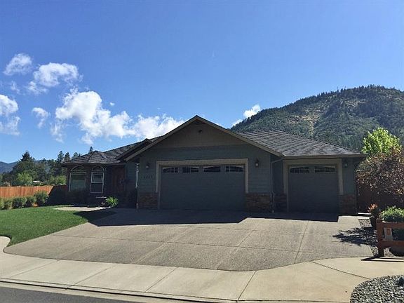 2nd image of 2309 Overland Dr
