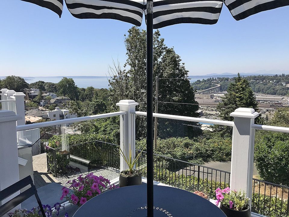 View Elliott Bay, Magnolia Bridge, Olympics from 100sf deck.