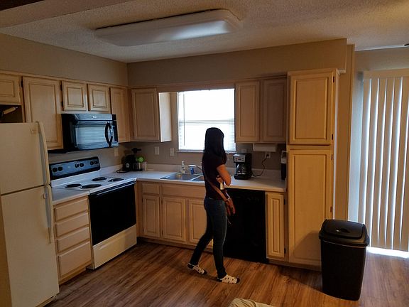3rd image of 1273 NW Phelps Dr