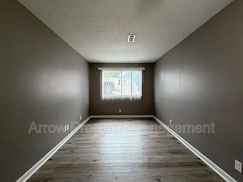 1119 E St Photo 1