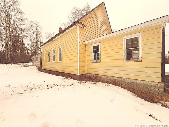 2nd image of 940 Central Hainesville Rd