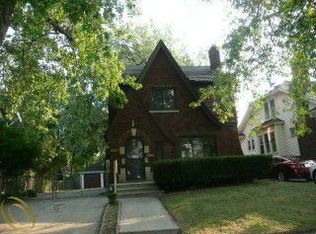 15610 Charles R Ave, Eastpointe, MI 48021