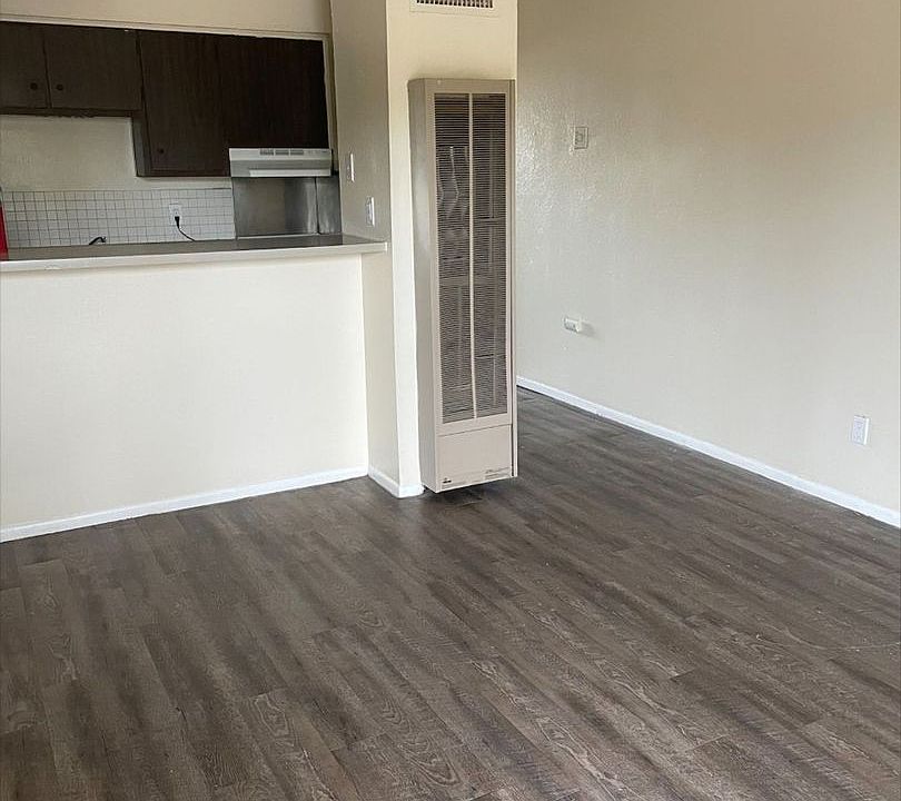 1st image of 544 Charleston St SE #1