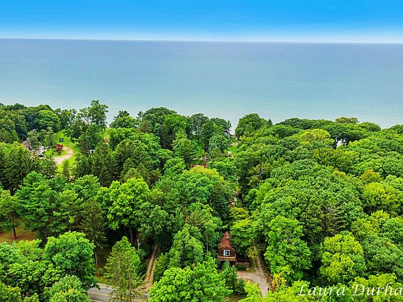 2nd image of 2376 Lakeshore Dr