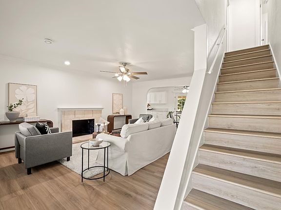 3rd image of 2044 E Sierra Madre Ave