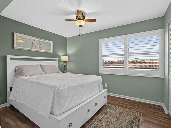 5th image of 313 Lake Circle #316