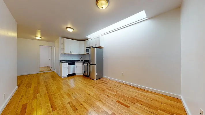 Rented by Bond New York | media 16