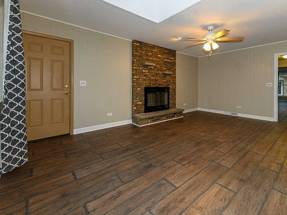 5th image of 127 Berkshire Dr