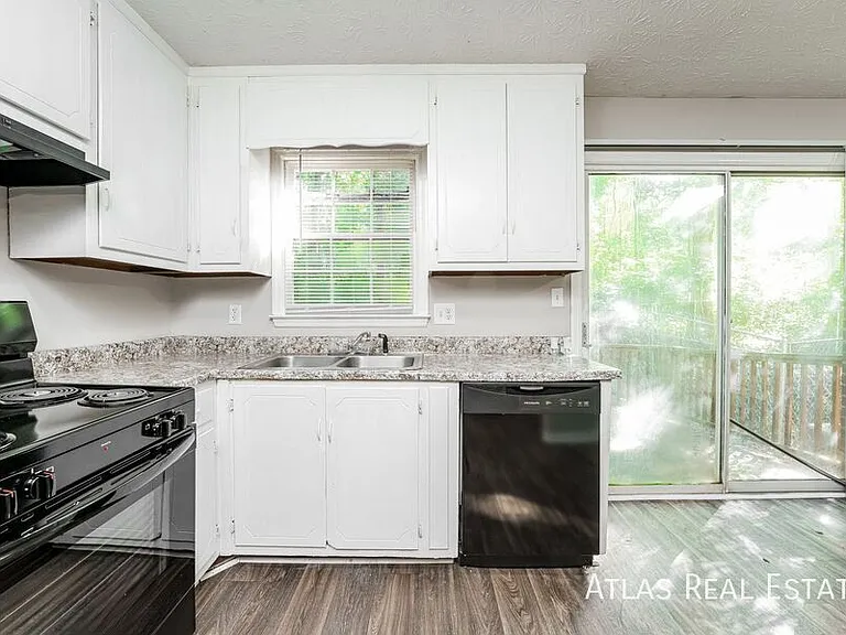 Highland Park — Photo 19