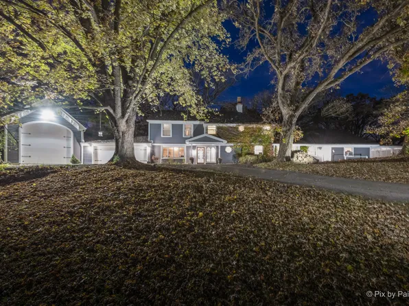 144 Algonquin Rd, Barrington Hills, IL 60010