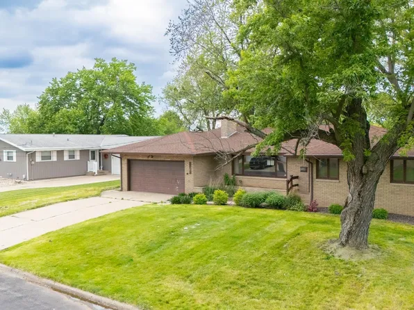 2123 Hillcrest Ave, Pekin, IL 61554