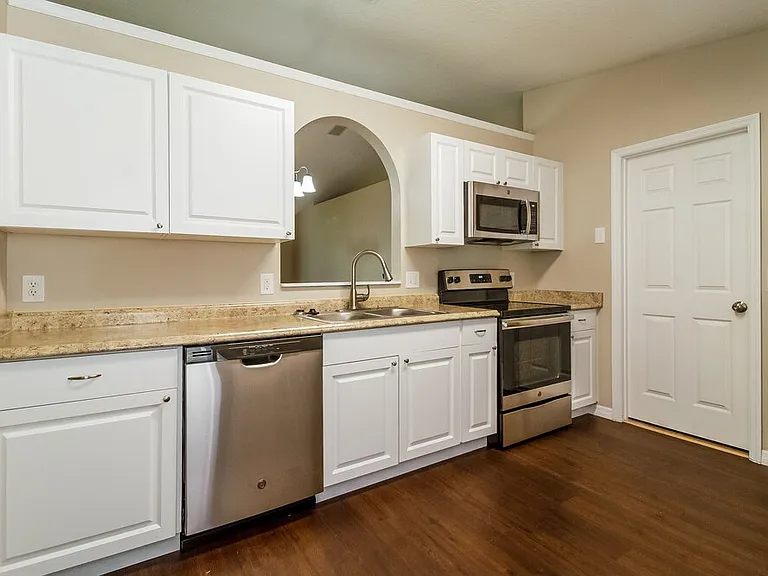 559 Grand Royal Cir — Photo 6