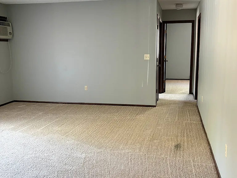 Allan Avenue Apartments — Photo 22