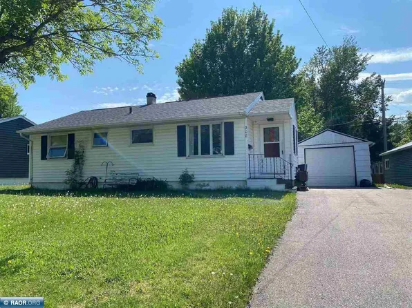 208 Suffolk Dr, Hoyt Lakes, MN 55750