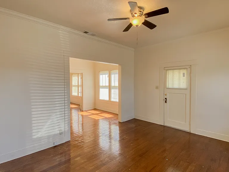 439 Iris St — Photo 4