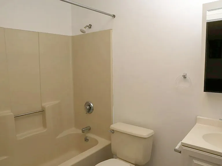 25 Laval Street Apartments — Photo 47