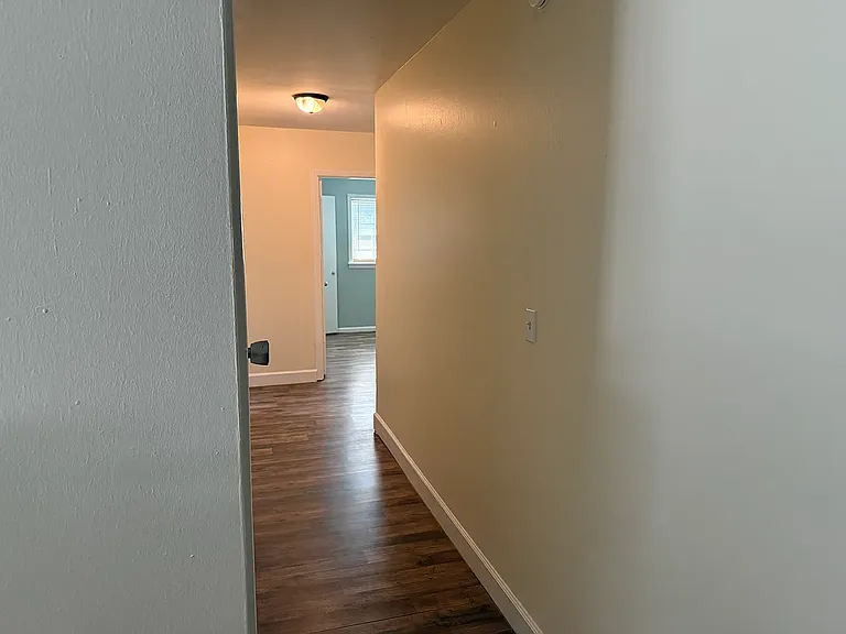 1926 Longview Dr — Photo 11