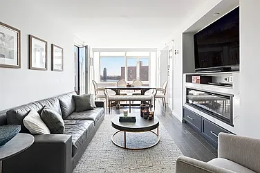 385 First Avenue, #18F