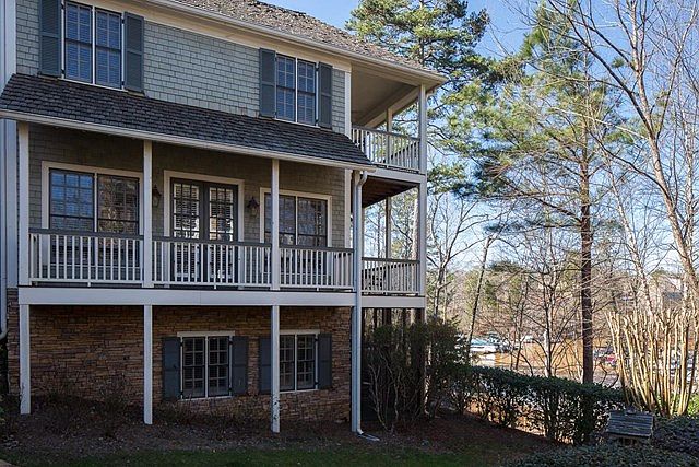 1st image of 70 Parkside Aly