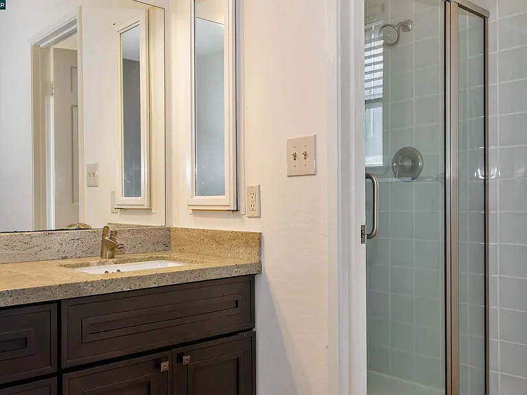 332 Downham Ct — Photo 14
