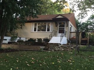 5504 Fox Lake Rd, McHenry, IL 60051