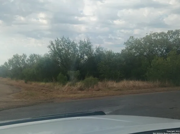 195 Cross St/Clearview St LOT 18, Moore, TX 78057