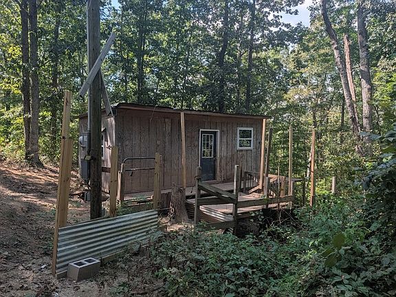 2nd image of 508 Kelly Creek Rd
