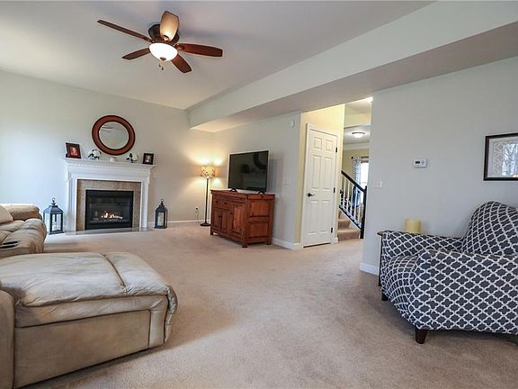 3rd image of 1800 Spartan Dr