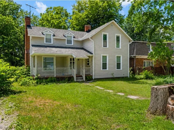 889 Grayton Rd, Berea, OH 44017