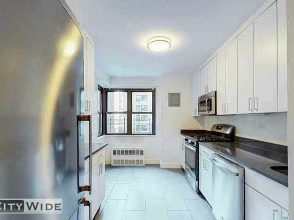 5th image of 400 E 89th St #3V