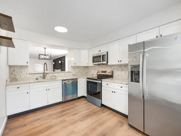 8573 Black Star Cir — Photo 5
